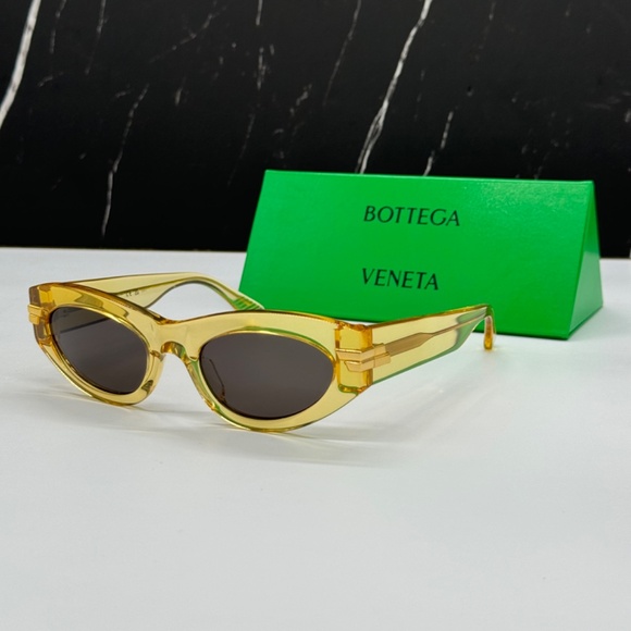 NEW BV1189S 004 BOTTEGA VENETA YELLOW GREY OVAL WOMEN SUNGLASSES - Picture 2 of 8